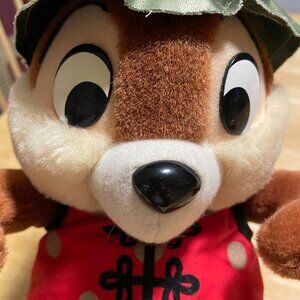 VINTAGE CHIP FROM WORLD SHOWCASE IN EPCOT